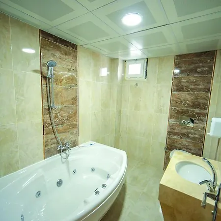 Safi̇r Hotel