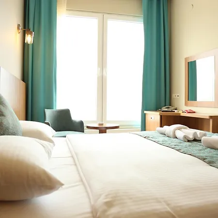 Hotel Safi̇r *