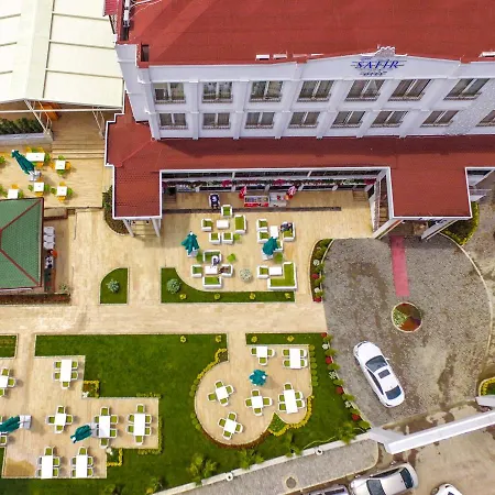 Safi̇r Hotel *
